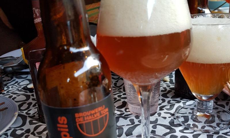 Bier van brouwerij de Halve Ton uit Tilburg Bier van brouwerij de Halve Ton uit Tilburg
